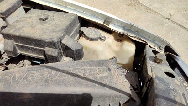 1999 Blazer S10/jimmy S15 Washer Bottle S10 — photo 2