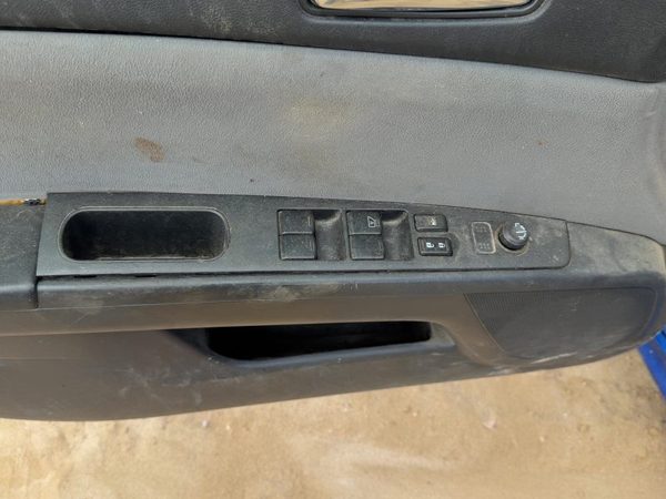 2010-2012 Nissan Sentra Driver Left Front Power Window Master Control Switch Oem — photo 2
