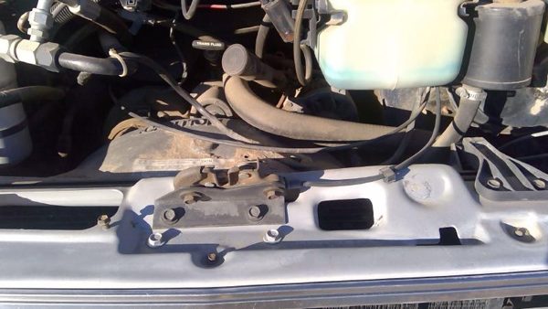 1987-1991 Chevy G20 Van Hood Latch Assembly With Bracket Oem 15600482 — photo 7