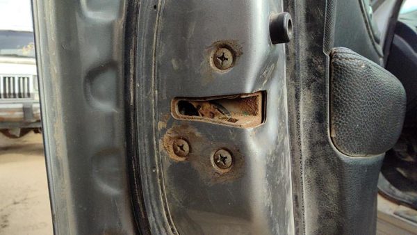 2010-2014 Subaru Legacy Outback Driver Left Front Door Latch With Rods/cables — photo 1