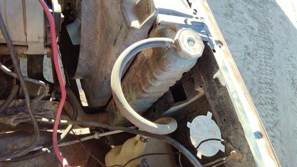 1983 Chevy Pickup 30 Radiator 7.4L Manual Trans — photo 2