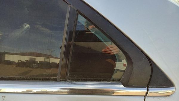 2007-2012 Lincoln Mkz Driver Left Rear Vent Window Back Door Glass With Frame — photo 2