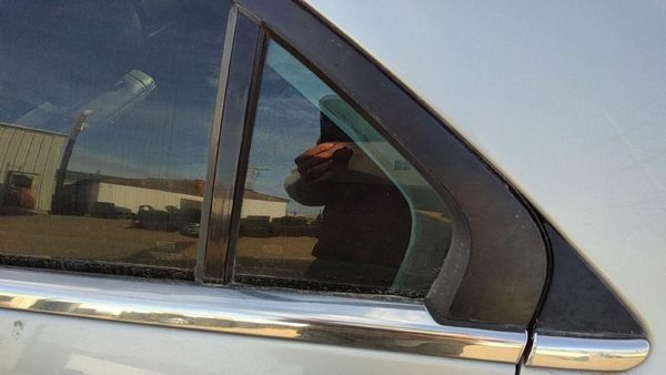 2007-2012 Lincoln Mkz Driver Left Rear Vent Window Back Door Glass With Frame — photo 3