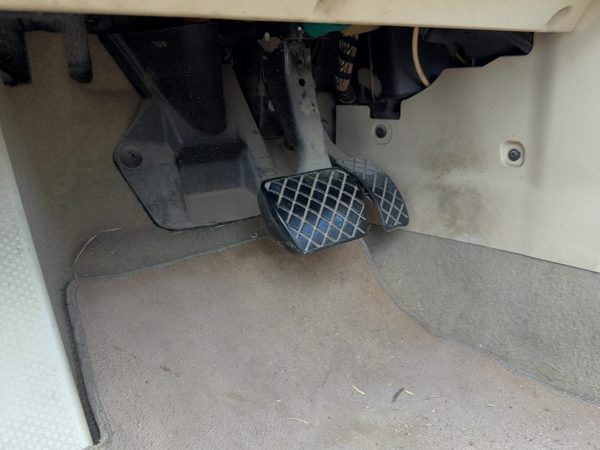 2007 Vw Beetle Convertible Brake Pedal Assembly Oem — photo 1