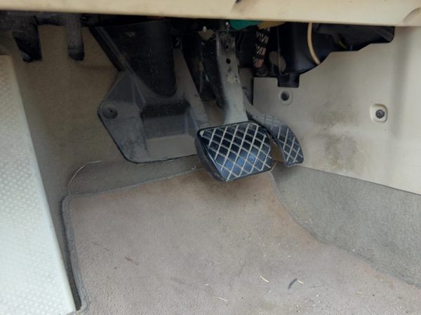 2007 Vw Beetle Convertible Brake Pedal Assembly Oem — photo 2
