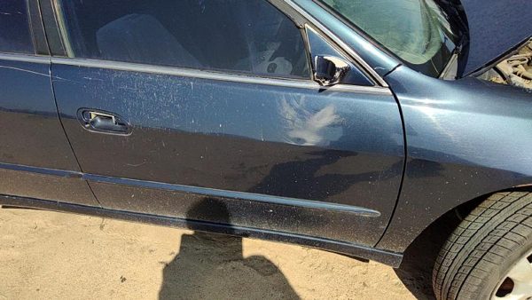 1999 Honda Accord Front Door RH Gray — photo 3