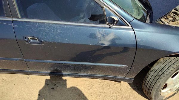 1999 Honda Accord Front Door RH Gray — photo 4