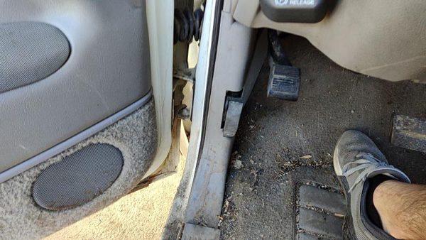 1995 Chevy Silverado 1500 Driver Left Lower Kick Trim Panel Oem Gray — photo 1