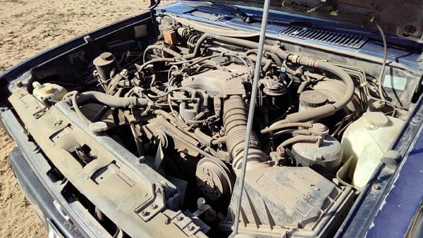 1995 Nissan Pathfinder — vehicle photo 3
