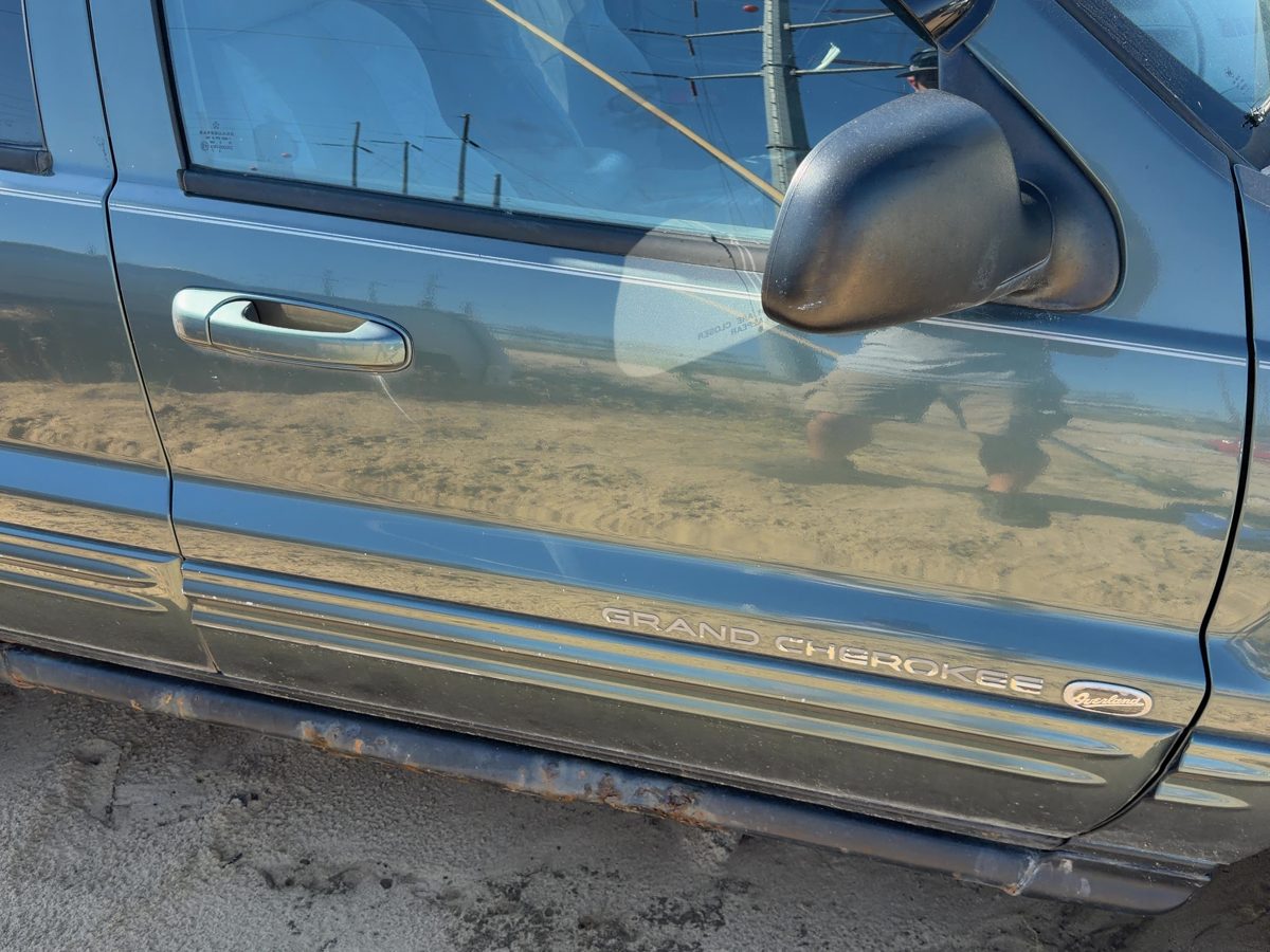 2002 Jeep Grand Cherokee Front Door
