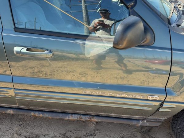 2002 Jeep Grand Cherokee Front Door RH Green — photo 2