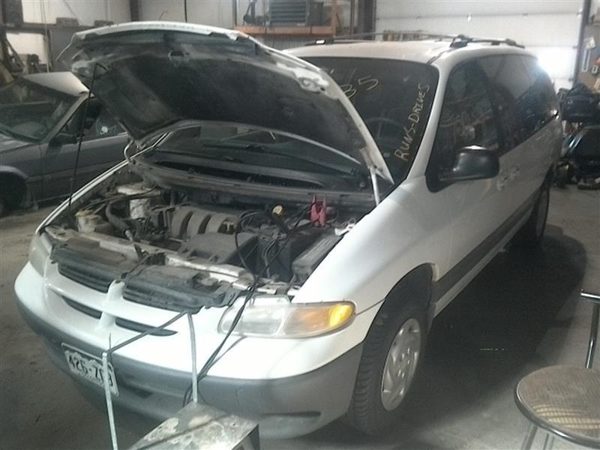 1999 Dodge Caravan — vehicle photo 3