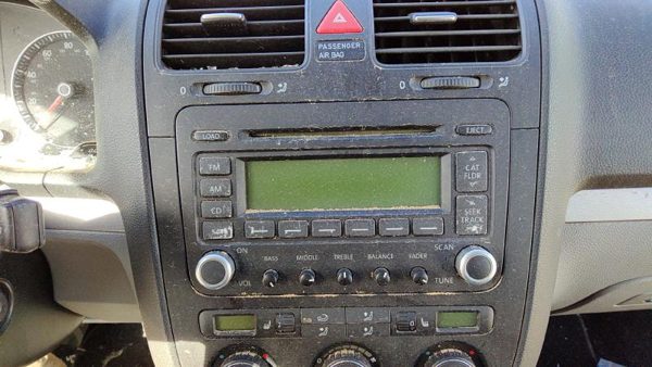 2006 Volkswagen Jetta Audio & Visual Equip.(radio) — photo 5