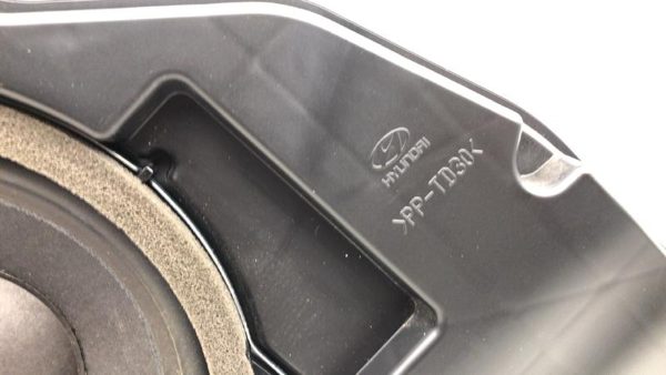 16-18 Hyundai Tucson Factory Subwoofer Oem Rear Speaker With Box Stereo Radio — photo 4