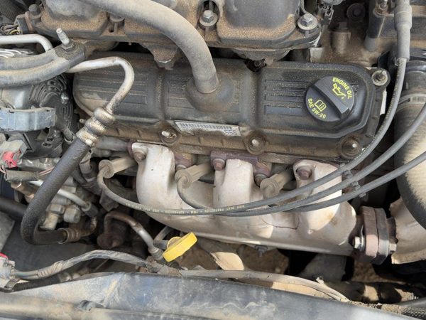 2004-2010 Chrysler Town & Country Driver Left Valve Cover Oem 3.8L 4648980Ab — photo 2
