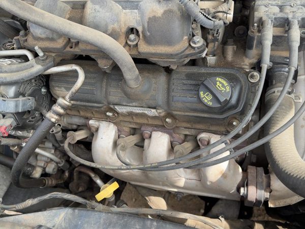 2004-2010 Chrysler Town & Country Driver Left Valve Cover Oem 3.8L 4648980Ab — photo 3