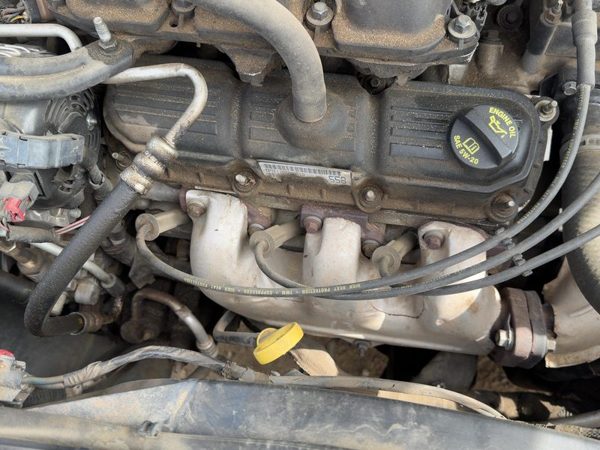 2004-2010 Chrysler Town & Country Driver Left Valve Cover Oem 3.8L 4648980Ab — photo 4