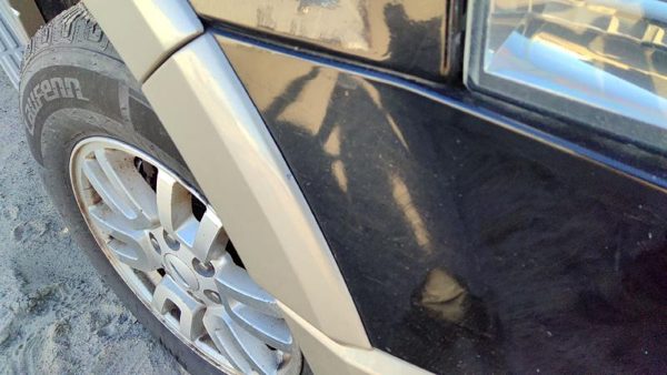 2008 Ford Expedition Fender Moulding RH Ua Black — photo 2