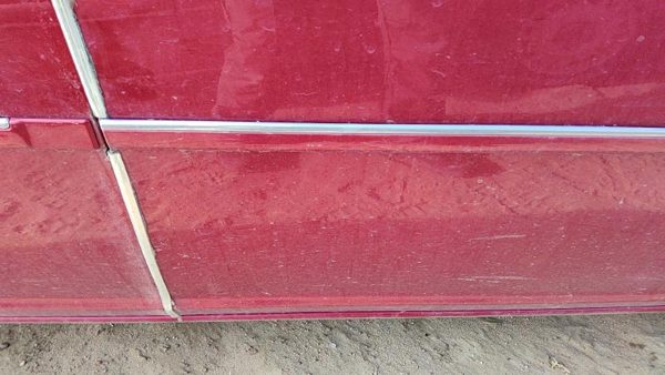 06-07 Lucerne Passenger Right Front Moulding From Door Trim Strip Crimson 86U — photo 2