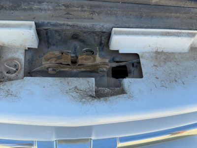 1998-2005 Chevy S10 Blazer Hood Latch Assembly With Bracket Oem 15009394