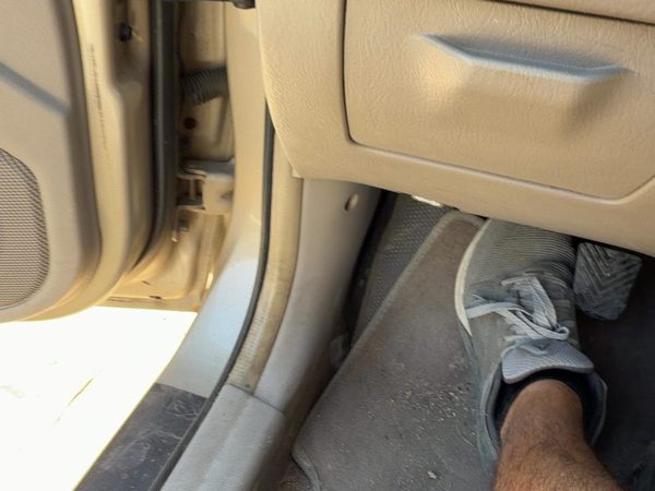 2001-2006 Hyundai Elantra Driver Left Lower Kick Trim Panel Oem Gray Ze — photo 3