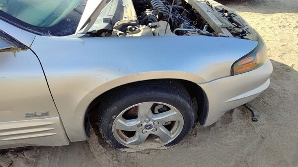 2000-2005 Pontiac Bonneville Passenger Right Front Fender Oem Silver 67U — photo 4