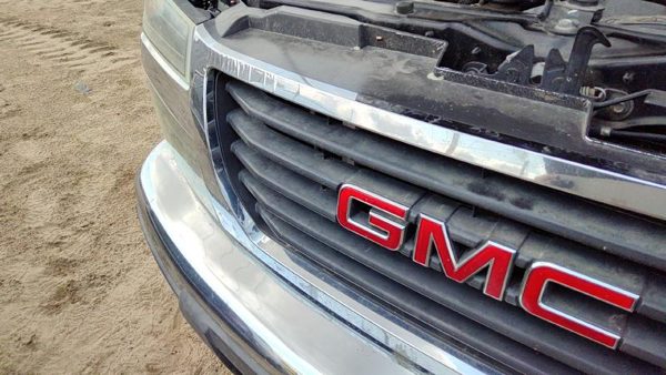 2012 GMC Canyon Grille Black 41U — photo 6
