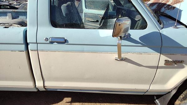 1986 Ford Ranger Front Door RH White — photo 1
