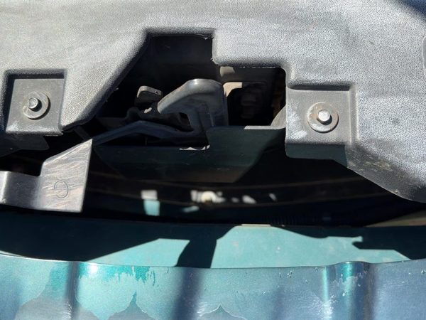 1999 Chevy Lumina Hood Latch Assembly with Bracket Radiator Support 10288085 — photo 3