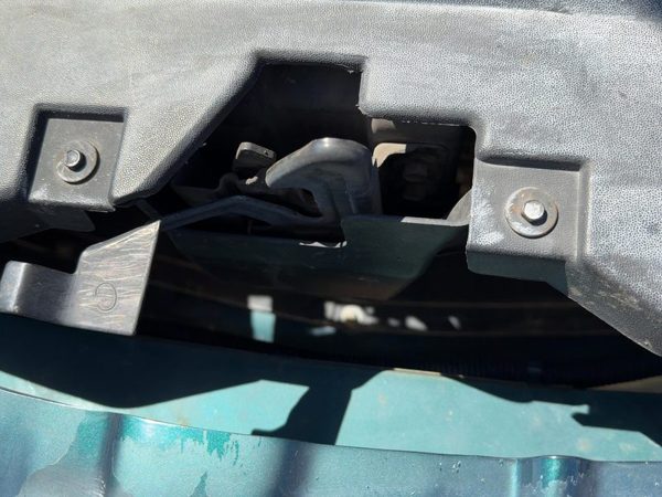 1999 Chevy Lumina Hood Latch Assembly with Bracket Radiator Support 10288085 — photo 4