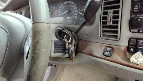 2000 Buick Park Avenue Steering Column Key — photo 3