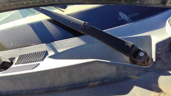 2005-2008 Hyundai Tucson Driver Left Windshield Wiper Arm Oem Blade Lever — photo 2