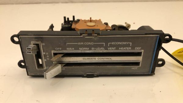 78 Buick Lesabre Temperature Control Module In Dash Heater Ac Head Unit Levers — photo 1