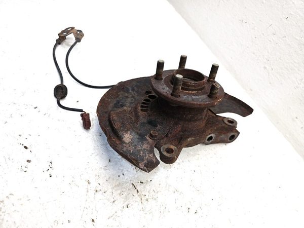 2003-2004 Subaru Legacy Driver Left Front Spindle Knuckle With Wheel Hub Oem — photo 2
