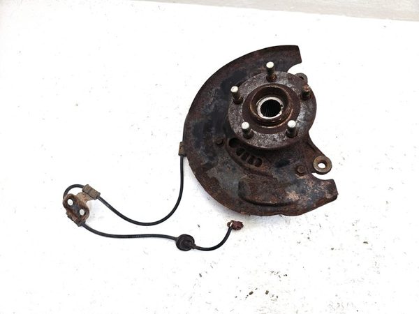 2003-2004 Subaru Legacy Driver Left Front Spindle Knuckle With Wheel Hub Oem — photo 1