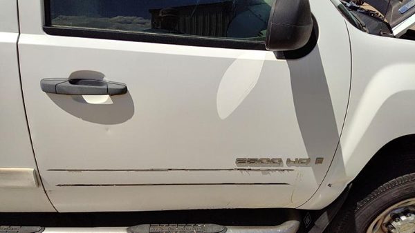 2008 Chevy Silverado 2500 Front Door RH White 50U — photo 3