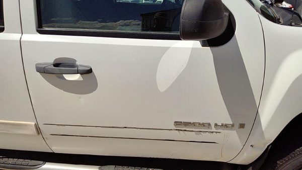 2008 Chevy Silverado 2500 Front Door RH White 50U — photo 4