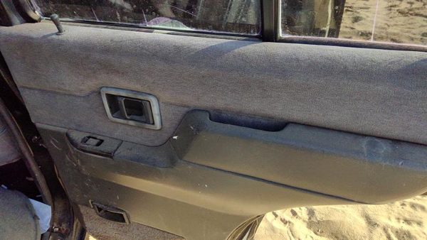 90-95 Pathfinder Passenger Right Rear Door Trim Panel With Switches Back Gray — photo 3