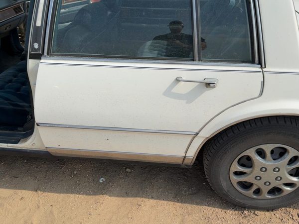 1986 Oldsmobile 98 Rear Door LH White — photo 2
