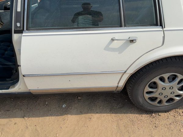 1986 Oldsmobile 98 Rear Door LH White — photo 3