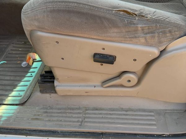 05 Silverado 2500 Driver Left Side Power Seat Switch With Trim Panel Oem Tan 52D — photo 1