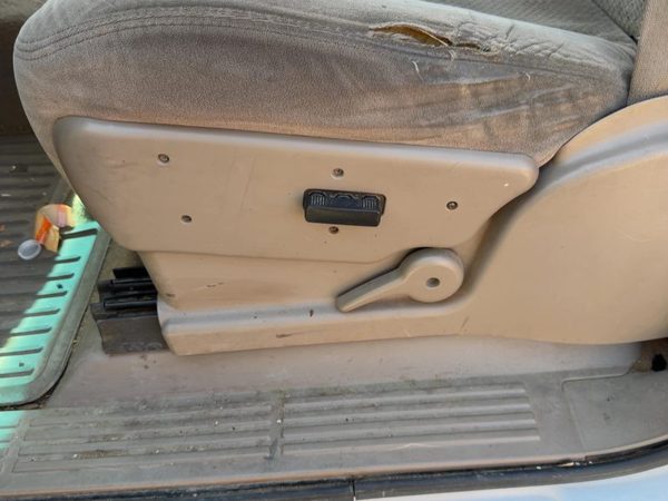 05 Silverado 2500 Driver Left Side Power Seat Switch With Trim Panel Oem Tan 52D — photo 3