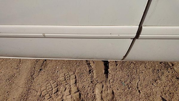 05-07 Dodge Caravan Driver Left Front Moulding From Door Trim Strip White Pw1 — photo 2