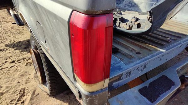 1989 Ford F250 Tail Light Assembly LH Pickup — photo 4