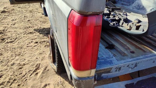 1989 Ford F250 Tail Light Assembly LH Pickup — photo 7