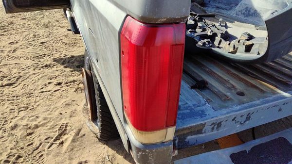 1989 Ford F250 Tail Light Assembly LH Pickup — photo 6
