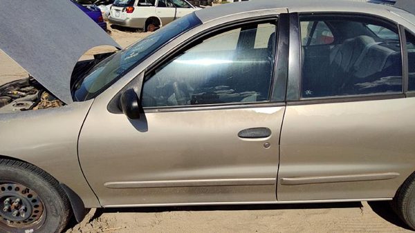 2003 Chevrolet Cavalier Front Door LH Gold 49U — photo 1