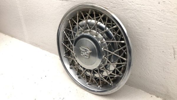 1980-1984 Deville Sedan Hub Cap Wheel Cover Oem #2 01622897 — photo 5