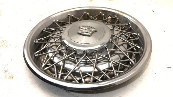 1980-1984 Deville Sedan Hub Cap Wheel Cover Oem #2 01622897 — photo 10