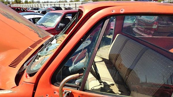 73-87 Silverado K10 Driver Left Front Vent Window Small Door Glass With Frame — photo 1